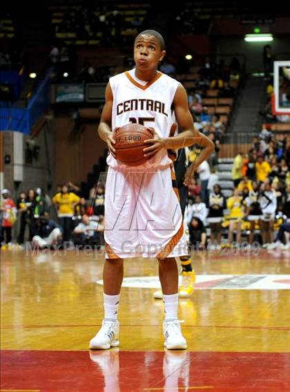 Thumbnail 3 in Central vs. Edison (CIF CS D1 Final) photogallery.