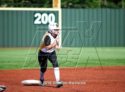 Thumbnail 2 in West vs. Malakoff (UIL Class 3A Region III Final) photogallery.
