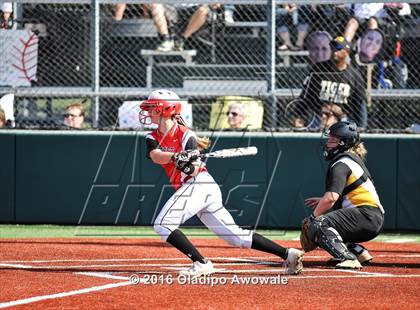 Thumbnail 3 in West vs. Malakoff (UIL Class 3A Region III Final) photogallery.