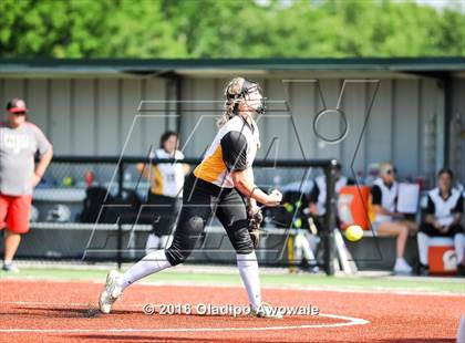 Thumbnail 2 in West vs. Malakoff (UIL Class 3A Region III Final) photogallery.