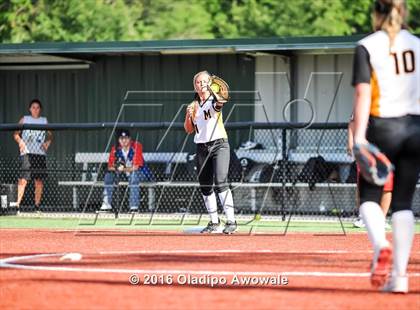 Thumbnail 2 in West vs. Malakoff (UIL Class 3A Region III Final) photogallery.