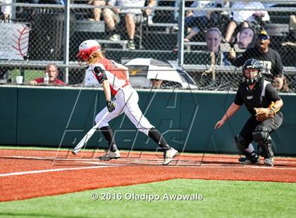Thumbnail 2 in West vs. Malakoff (UIL Class 3A Region III Final) photogallery.