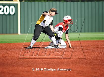 Thumbnail 2 in West vs. Malakoff (UIL Class 3A Region III Final) photogallery.