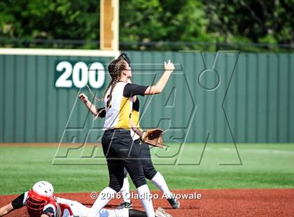 Thumbnail 1 in West vs. Malakoff (UIL Class 3A Region III Final) photogallery.