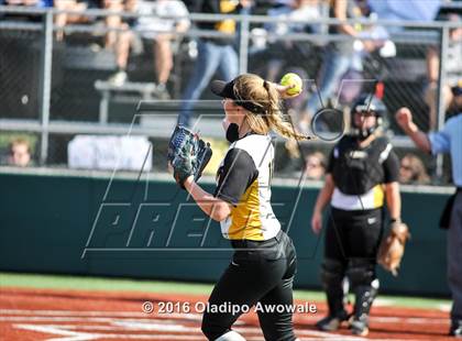 Thumbnail 3 in West vs. Malakoff (UIL Class 3A Region III Final) photogallery.