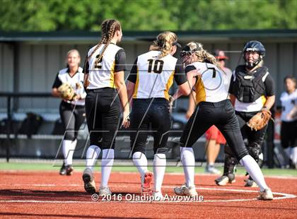 Thumbnail 1 in West vs. Malakoff (UIL Class 3A Region III Final) photogallery.
