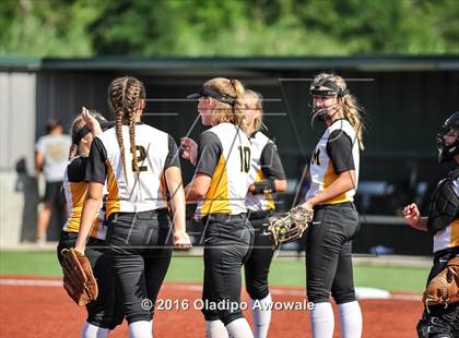 Thumbnail 1 in West vs. Malakoff (UIL Class 3A Region III Final) photogallery.