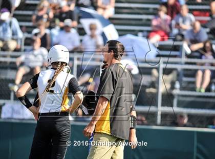 Thumbnail 1 in West vs. Malakoff (UIL Class 3A Region III Final) photogallery.