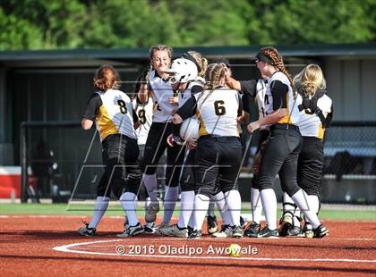 Thumbnail 2 in West vs. Malakoff (UIL Class 3A Region III Final) photogallery.