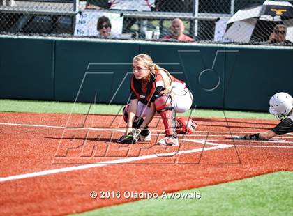 Thumbnail 2 in West vs. Malakoff (UIL Class 3A Region III Final) photogallery.
