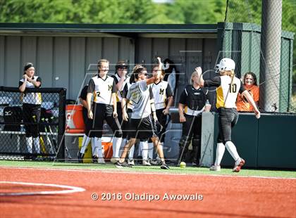 Thumbnail 1 in West vs. Malakoff (UIL Class 3A Region III Final) photogallery.