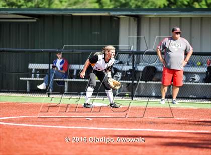 Thumbnail 1 in West vs. Malakoff (UIL Class 3A Region III Final) photogallery.