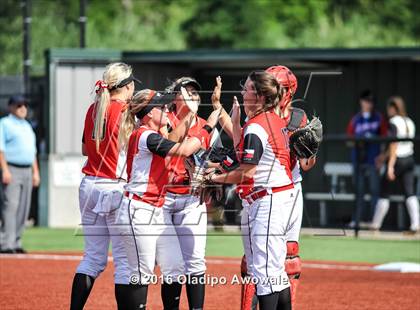 Thumbnail 2 in West vs. Malakoff (UIL Class 3A Region III Final) photogallery.