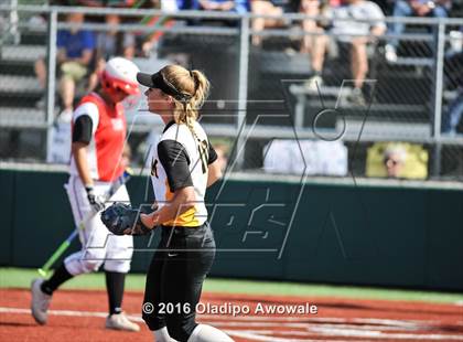 Thumbnail 3 in West vs. Malakoff (UIL Class 3A Region III Final) photogallery.