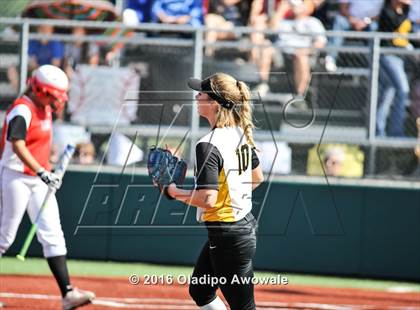 Thumbnail 2 in West vs. Malakoff (UIL Class 3A Region III Final) photogallery.