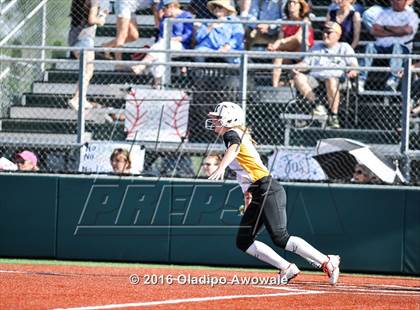 Thumbnail 1 in West vs. Malakoff (UIL Class 3A Region III Final) photogallery.