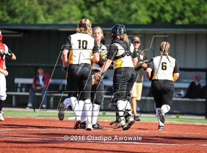 Thumbnail 2 in West vs. Malakoff (UIL Class 3A Region III Final) photogallery.