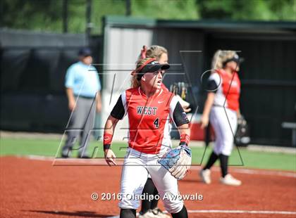 Thumbnail 2 in West vs. Malakoff (UIL Class 3A Region III Final) photogallery.
