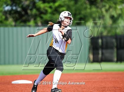 Thumbnail 3 in West vs. Malakoff (UIL Class 3A Region III Final) photogallery.