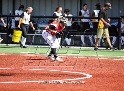 Thumbnail 2 in West vs. Malakoff (UIL Class 3A Region III Final) photogallery.