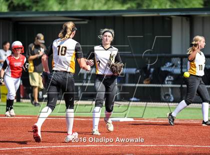 Thumbnail 3 in West vs. Malakoff (UIL Class 3A Region III Final) photogallery.
