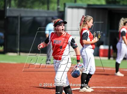 Thumbnail 1 in West vs. Malakoff (UIL Class 3A Region III Final) photogallery.