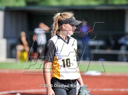Thumbnail 2 in West vs. Malakoff (UIL Class 3A Region III Final) photogallery.