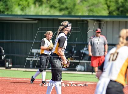 Thumbnail 2 in West vs. Malakoff (UIL Class 3A Region III Final) photogallery.