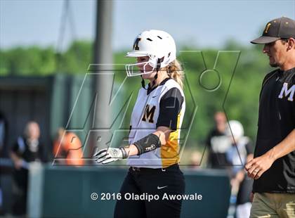 Thumbnail 2 in West vs. Malakoff (UIL Class 3A Region III Final) photogallery.