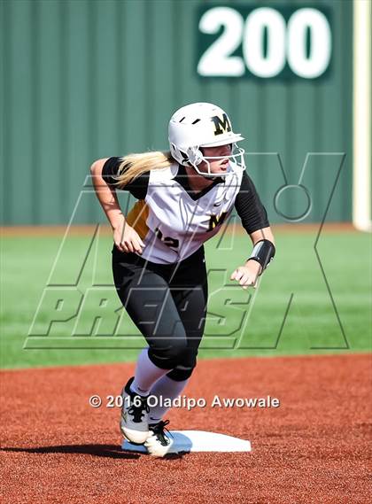 Thumbnail 1 in West vs. Malakoff (UIL Class 3A Region III Final) photogallery.