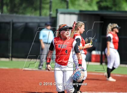 Thumbnail 3 in West vs. Malakoff (UIL Class 3A Region III Final) photogallery.