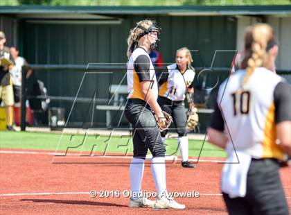 Thumbnail 3 in West vs. Malakoff (UIL Class 3A Region III Final) photogallery.