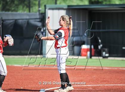Thumbnail 2 in West vs. Malakoff (UIL Class 3A Region III Final) photogallery.