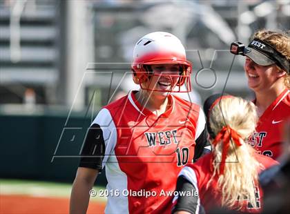 Thumbnail 1 in West vs. Malakoff (UIL Class 3A Region III Final) photogallery.