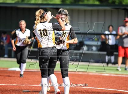 Thumbnail 1 in West vs. Malakoff (UIL Class 3A Region III Final) photogallery.