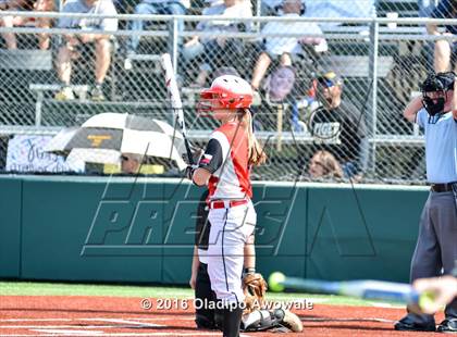 Thumbnail 1 in West vs. Malakoff (UIL Class 3A Region III Final) photogallery.
