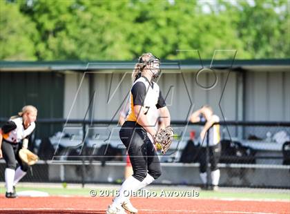 Thumbnail 2 in West vs. Malakoff (UIL Class 3A Region III Final) photogallery.
