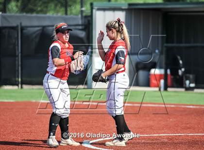 Thumbnail 2 in West vs. Malakoff (UIL Class 3A Region III Final) photogallery.