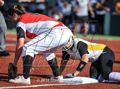 Thumbnail 2 in West vs. Malakoff (UIL Class 3A Region III Final) photogallery.