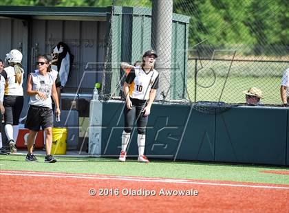 Thumbnail 3 in West vs. Malakoff (UIL Class 3A Region III Final) photogallery.