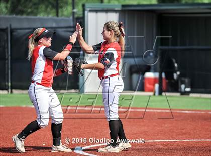 Thumbnail 1 in West vs. Malakoff (UIL Class 3A Region III Final) photogallery.
