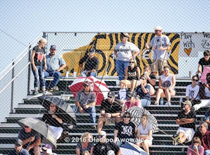 Thumbnail 3 in West vs. Malakoff (UIL Class 3A Region III Final) photogallery.