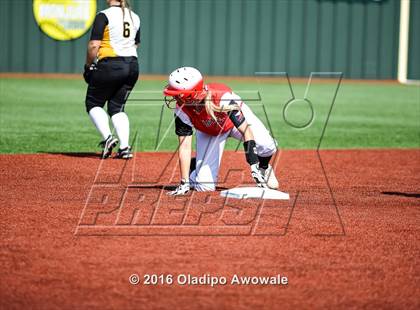Thumbnail 1 in West vs. Malakoff (UIL Class 3A Region III Final) photogallery.