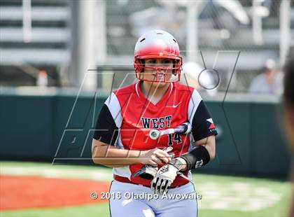 Thumbnail 3 in West vs. Malakoff (UIL Class 3A Region III Final) photogallery.