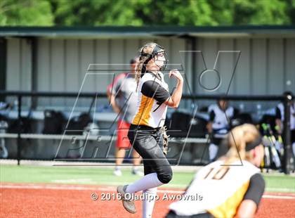 Thumbnail 2 in West vs. Malakoff (UIL Class 3A Region III Final) photogallery.