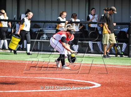 Thumbnail 1 in West vs. Malakoff (UIL Class 3A Region III Final) photogallery.