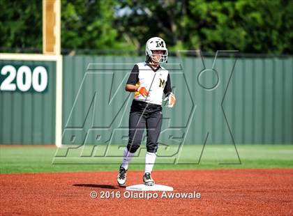 Thumbnail 2 in West vs. Malakoff (UIL Class 3A Region III Final) photogallery.