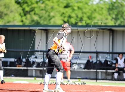 Thumbnail 2 in West vs. Malakoff (UIL Class 3A Region III Final) photogallery.