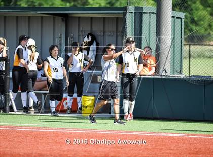 Thumbnail 2 in West vs. Malakoff (UIL Class 3A Region III Final) photogallery.