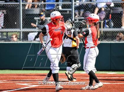 Thumbnail 2 in West vs. Malakoff (UIL Class 3A Region III Final) photogallery.
